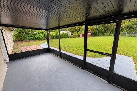 Villa ou maison à louer à Tampa, Floride: 4 chambres, 125.98 m2 № 2411392 - photo 13