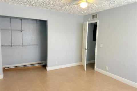 Купить таунхаус в Хайалиа, Флорида 3 спальни, 146.97м2, № 1950216 - фото 11