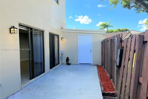 Купить таунхаус в Хайалиа, Флорида 3 спальни, 146.97м2, № 1950216 - фото 24