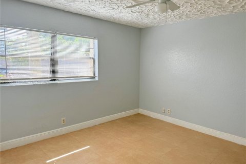 Купить таунхаус в Хайалиа, Флорида 3 спальни, 146.97м2, № 1950216 - фото 17