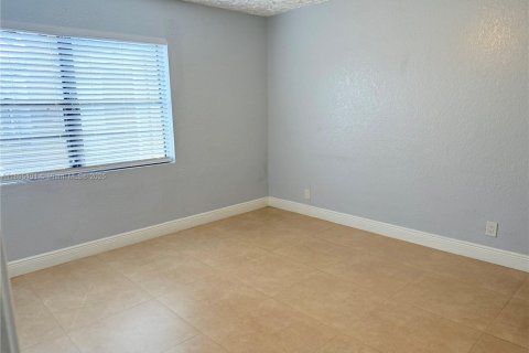 Купить таунхаус в Хайалиа, Флорида 3 спальни, 146.97м2, № 1950216 - фото 10