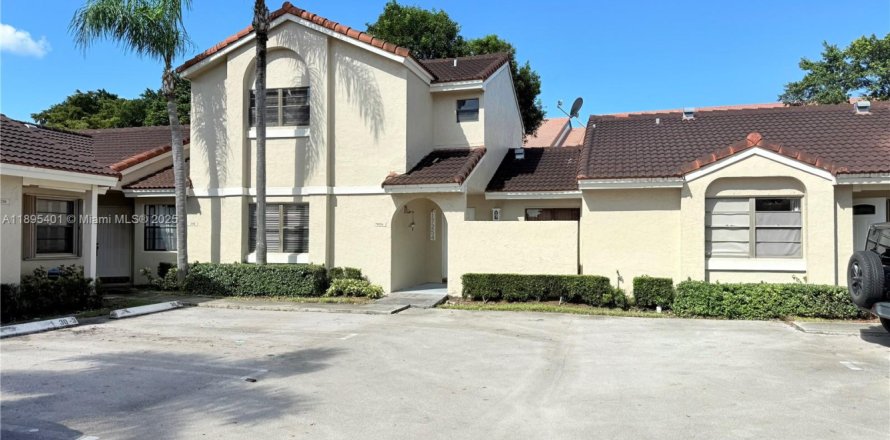 Таунхаус в Хайалиа, Флорида 3 спальни, 146.97м2 № 1950216