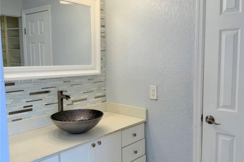 Купить таунхаус в Хайалиа, Флорида 3 спальни, 146.97м2, № 1950216 - фото 19