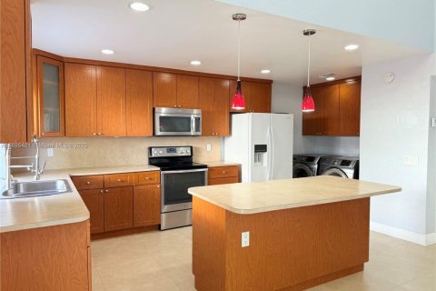 Купить таунхаус в Хайалиа, Флорида 3 спальни, 146.97м2, № 1950216 - фото 4