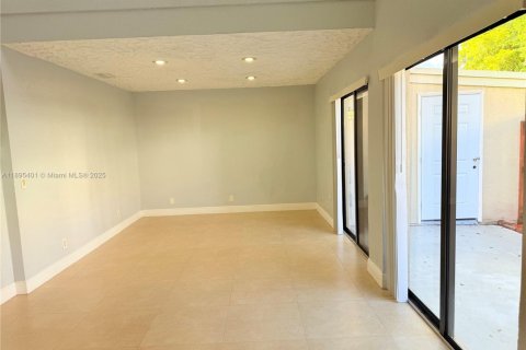 Купить таунхаус в Хайалиа, Флорида 3 спальни, 146.97м2, № 1950216 - фото 6