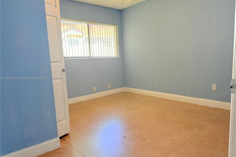 Купить таунхаус в Хайалиа, Флорида 3 спальни, 146.97м2, № 1950216 - фото 13