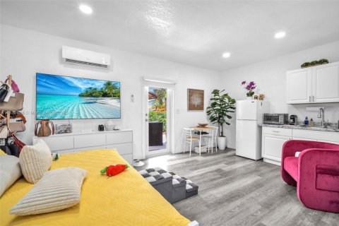 Casa en venta en Miami, Florida, 4 dormitorios, 186.27 m2 № 1842503 - foto 30