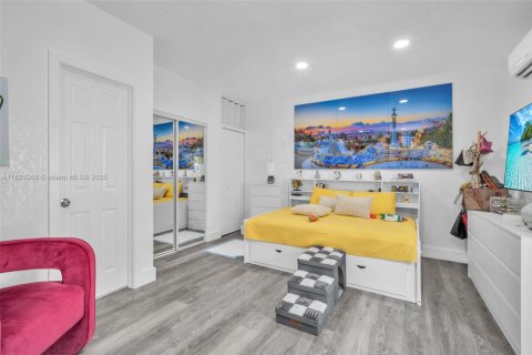 Casa en venta en Miami, Florida, 4 dormitorios, 186.27 m2 № 1842503 - foto 28