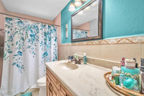 Casa en venta en Miami, Florida, 4 dormitorios, 186.27 m2 № 1842503 - foto 24