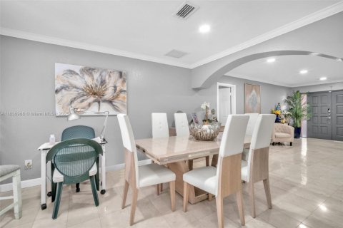 Casa en venta en Miami, Florida, 4 dormitorios, 186.27 m2 № 1842503 - foto 9