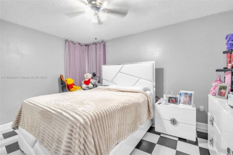 Casa en venta en Miami, Florida, 4 dormitorios, 186.27 m2 № 1842503 - foto 23