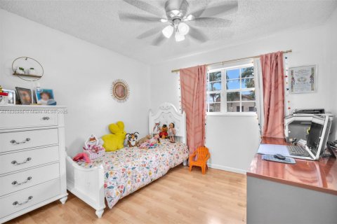 Casa en venta en Miami, Florida, 4 dormitorios, 186.27 m2 № 1842503 - foto 19