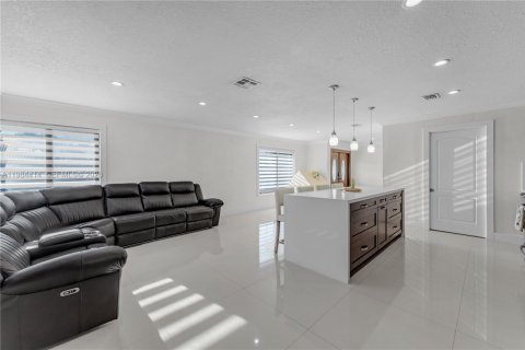 Купить виллу или дом в Майами, Флорида 3 спальни, 180.88м2, № 2051122 - фото 9