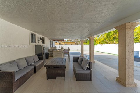 Купить виллу или дом в Майами, Флорида 3 спальни, 180.88м2, № 2051122 - фото 30