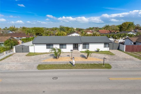 Дом в Майами, Флорида 3 спальни, 180.88м2 № 2051122