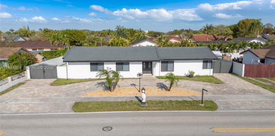 Дом в Майами, Флорида 3 спальни, 180.88м2 № 2051122