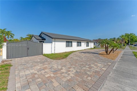 Купить виллу или дом в Майами, Флорида 3 спальни, 180.88м2, № 2051122 - фото 3