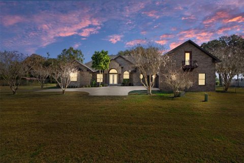 Casa en Lake Wales, Florida 5 dormitorios, 291.62 m2 № 2201217