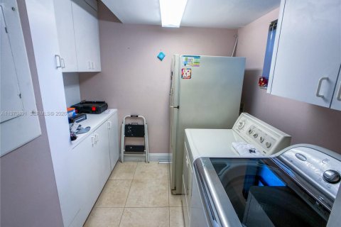 Adosado en alquiler en Plantation, Florida, 3 dormitorios, 201.6 m2 № 2032058 - foto 14