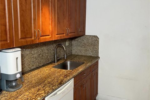 Купить кондоминиум в Майами-Бич, Флорида 2 спальни, 81.75м2, № 1950663 - фото 8