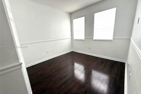 Adosado en alquiler en Doral, Florida, 3 dormitorios, 187.11 m2 № 1986992 - foto 18