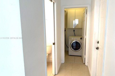 Adosado en alquiler en Doral, Florida, 3 dormitorios, 187.11 m2 № 1986992 - foto 25