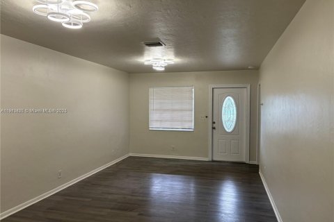 Villa ou maison à louer à Coral Springs, Floride: 4 chambres, 123.93 m2 № 1968505 - photo 8