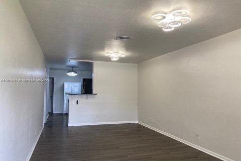 Villa ou maison à louer à Coral Springs, Floride: 4 chambres, 123.93 m2 № 1968505 - photo 7