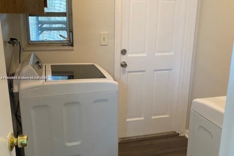 Villa ou maison à louer à Coral Springs, Floride: 4 chambres, 123.93 m2 № 1968505 - photo 14