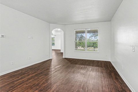 House in Apopka, Florida 3 bedrooms, 220.46 sq.m. № 2197277 - photo 10