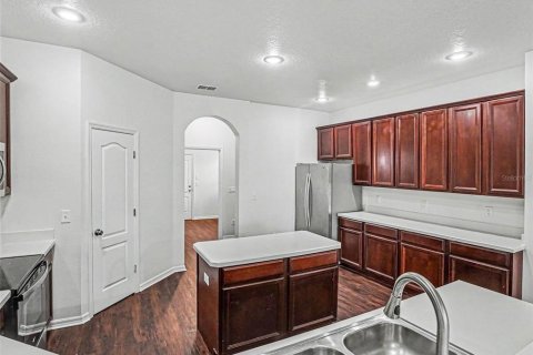 House in Apopka, Florida 3 bedrooms, 220.46 sq.m. № 2197277 - photo 7