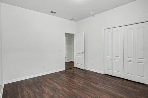 House in Apopka, Florida 3 bedrooms, 220.46 sq.m. № 2197277 - photo 9
