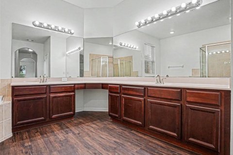 House in Apopka, Florida 3 bedrooms, 220.46 sq.m. № 2197277 - photo 21
