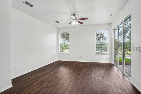 House in Apopka, Florida 3 bedrooms, 220.46 sq.m. № 2197277 - photo 17