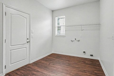House in Apopka, Florida 3 bedrooms, 220.46 sq.m. № 2197277 - photo 8
