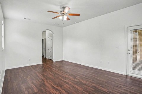 House in Apopka, Florida 3 bedrooms, 220.46 sq.m. № 2197277 - photo 15