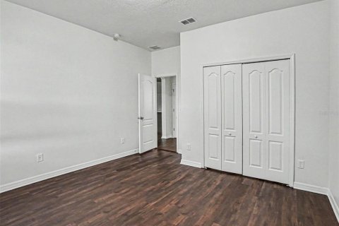 House in Apopka, Florida 3 bedrooms, 220.46 sq.m. № 2197277 - photo 16