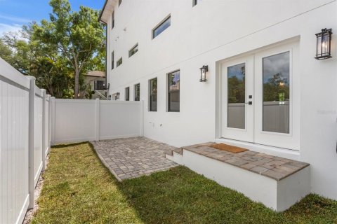 Adosado en venta en Tampa, Florida, 4 dormitorios, 279.73 m2 № 2195834 - foto 5