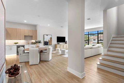 Adosado en venta en Tampa, Florida, 4 dormitorios, 279.73 m2 № 2195834 - foto 9