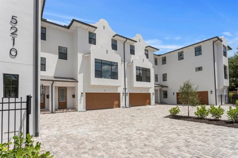 Adosado en venta en Tampa, Florida, 4 dormitorios, 279.73 m2 № 2195834 - foto 6