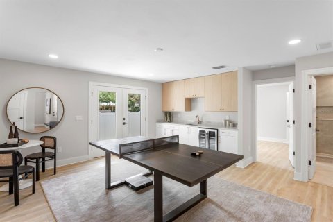 Adosado en venta en Tampa, Florida, 4 dormitorios, 279.73 m2 № 2195834 - foto 4
