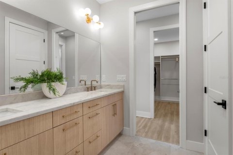 Adosado en venta en Tampa, Florida, 4 dormitorios, 279.73 m2 № 2195834 - foto 27