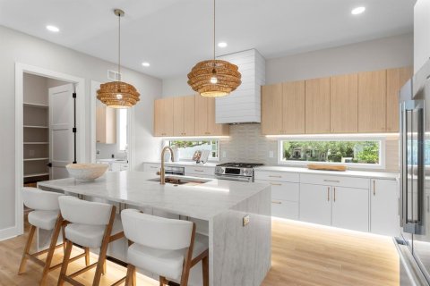 Adosado en venta en Tampa, Florida, 4 dormitorios, 279.73 m2 № 2195834 - foto 13