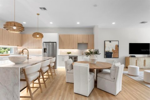 Adosado en venta en Tampa, Florida, 4 dormitorios, 279.73 m2 № 2195834 - foto 19