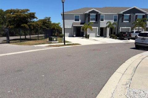 Adosado en alquiler en Sarasota, Florida, 3 dormitorios, 168.99 m2 № 2097646 - foto 2