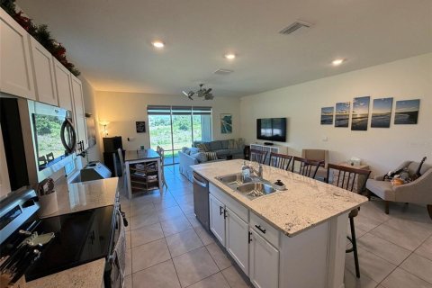 Adosado en alquiler en Sarasota, Florida, 3 dormitorios, 168.99 m2 № 2097646 - foto 6