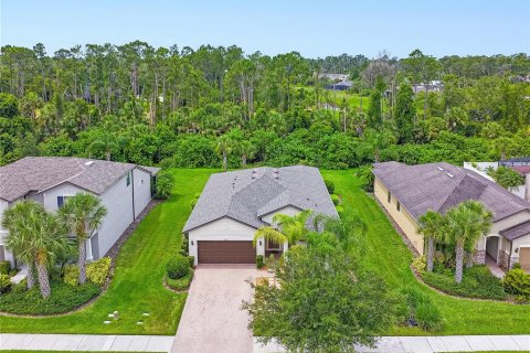 House in North Port, Florida 3 bedrooms, 153.75 sq.m. № 2238332 - photo 7