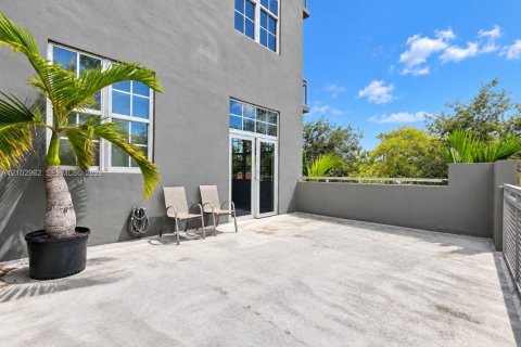 Copropriété à louer à Fort Lauderdale, Floride: 1 chambre, 99.78 m2 № 2409419 - photo 12