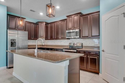 House in Orlando, Florida 4 bedrooms, 188.31 sq.m. № 1837032 - photo 15