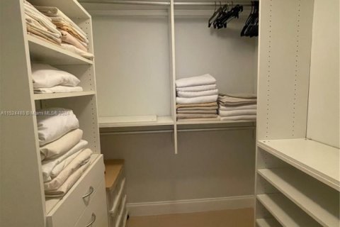 Condominio en alquiler en Hollywood, Florida, 2 dormitorios, 114.83 m2 № 1980849 - foto 16